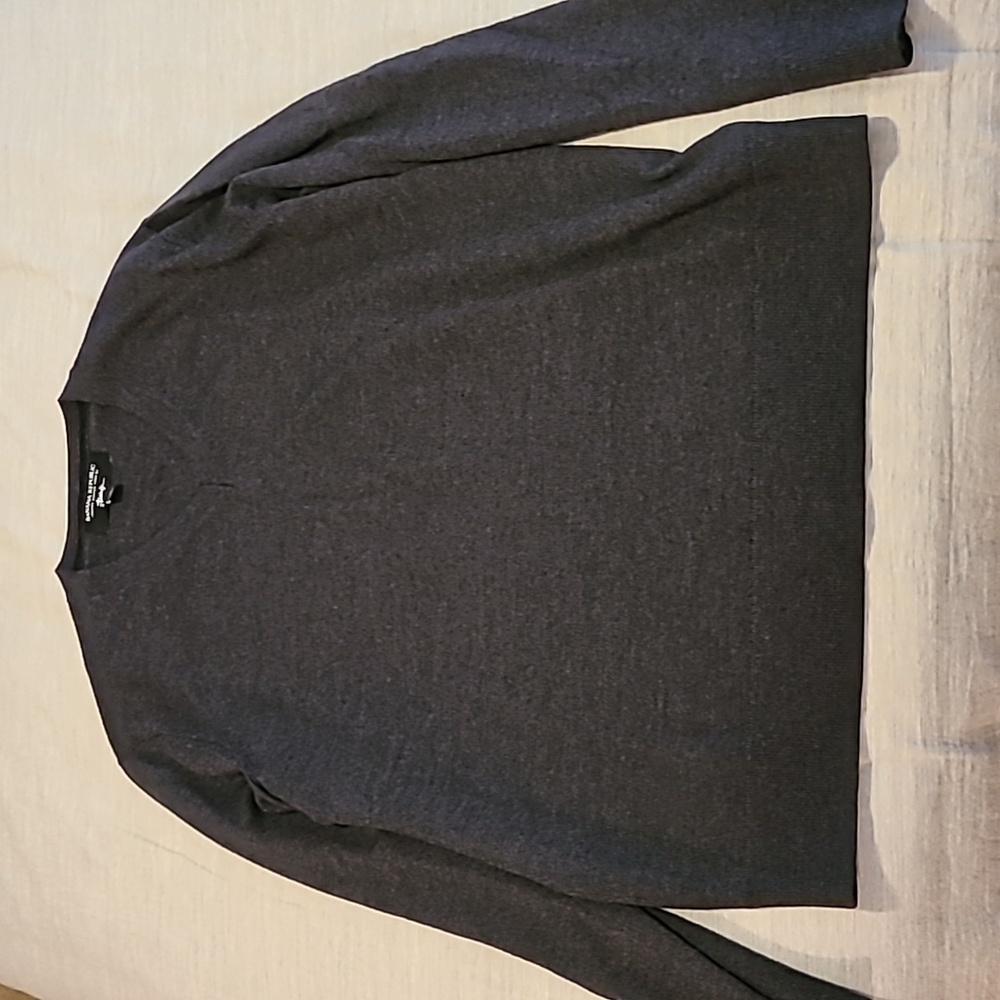 Dark charcoal gray banana Republic v neck